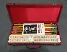 VINTAGE 1970s Mah Jong Jongg Set Crisoid Plastics 164 Tiles Joker People Racks