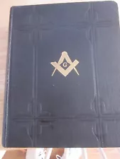 1932 A.J. Holman Co. Masonic Creed Large Holy Bible