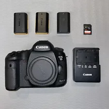 Mint+++ BARELY USED Canon EOS 5D Mark III + EXTRAS