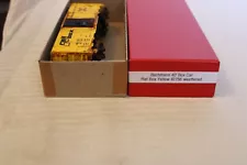 HO Scale Bachmann, 40' Box Car, Rail Box, Yellow #42756, Weathered, K-D's