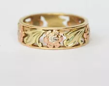 Vintage Beautiful 18k Gold Plated Hand Carved Ring With Dual Gold For Sale