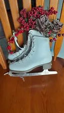 Glacier 170 White Girls Figure Ice Skates size 2 Used as Christmas Decoration