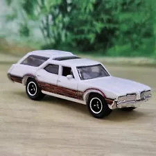 Matchbox '71 Oldsmobile Vista Cruiser Diecast Model Car (32) Excellent Condition