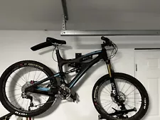 Ibis Mojo SL-R , Large. Carbon wheels, Fox Shocks, Formula R1 Brakes, Etc.