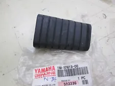 YAMAHA OEM FOOTREST COVER / VMAX 1200 / VIRAGO 535 700 750 1000 1100 (For: Yamaha Vmax 1200)