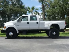 2000 Ford F650 Super Duty Crew Cab Dually