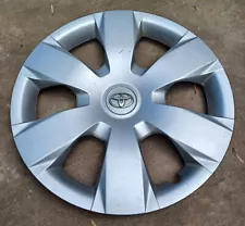 Toyota Camry hubcap 2007-2011 fits 16 inch wheel 42602 06020, 61137 05