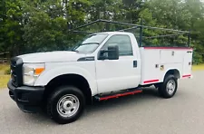 2013 FORD F250 4X4 UTILITY / SERVICE TRUCK WITH LADDER RACK ONLY 105K MILES