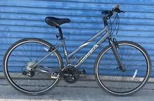 Trek 7200 FX Hybrid Bike 17.5” Aluminum Shimano 24 Speed 700c