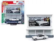 JOHNNY LIGHTNING 1967 BUICK GS 400 ROAD TRIP FAMILY BILLBOARD DIORAMA JL 1/64