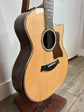 2017 Taylor 814ce DLX (X Bracing) - Rosewood Back and Sides, Excellent Condition