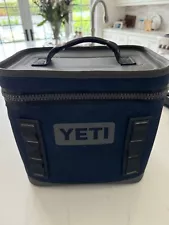 Yeti Hopper Flip 8 Portable Cooler - Navy