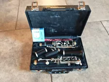 OLDS Student Line Clarinet Black w Hard Case NEMC plus reeds