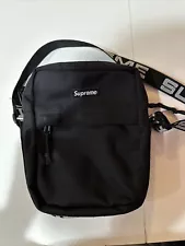 Supreme SS18 Shoulder Bag - Black