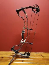 Pre Owned HOYT FACTOR 30 Compound Bow RH 29/60 Realtree Exc Cond