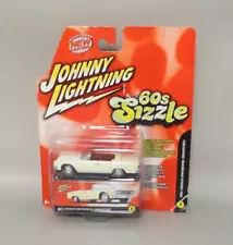 Johnny Lightning 60s Sizzle 1962 Lincoln Continental Convertible Cream New