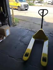 manual yellow hand pallet jack