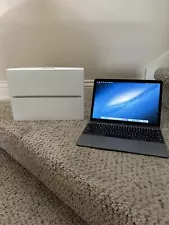 Apple MacBook 12 Inch - 2015 1.1GHz 8gb 256gb Gray with Box