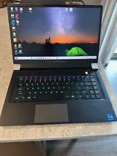 Alienware x15 R1 15" Gaming laptop Windows 11 Home 512 GB solid state drive