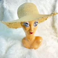 Woman’s Wide Brimmed Hat Straw Hat fringed Edge