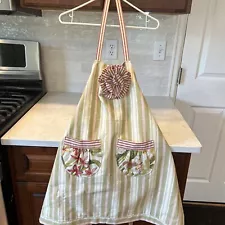 Hand Made Women’s Kitchen Apron With Pockets. Lined With Movable Flower.