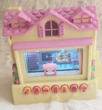 2005 Mattel PIXEL CHICKS house WORKS yellow dollhouse electronic interactive