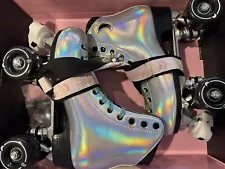 The Moonboot - Silver Holographic Moonlight Flashdance Roller Skates