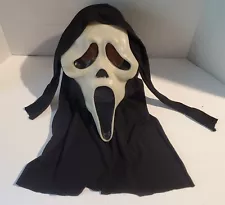 New ListingVINTAGE Scream Mask, Ghost Face, Gen 2 Fun World Div Glow Cotton Shroud