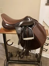 16.5” HDR France Rivel Forward Flap Jump Event Saddle - 2.5 Fit