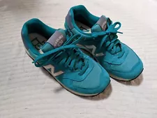 New Balance 574 Classics Pennant Women's Size 7