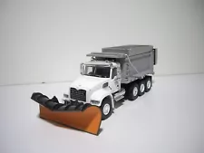 GREENLIGHT 1/64 2019 MACK GRANITE TRI-AXLE WHITE AND SILVER DUMP TRUCK DCP