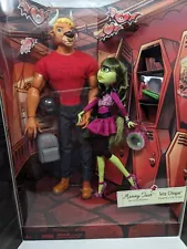 NIB Monster High 2014 SDCC Exclusive Manny Taur & Iris Clops W/ Letterman Jacket