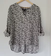 Jasmine & Juliana Women Size 1X White Black Gray Animal Print Roll Tab Blouse