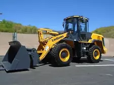 2017 LIUGONG 835 CLG835H WHEEL LOADER WITH A/C CAB QUICK ATTACH FORKS AND BUCKET