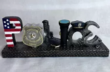 Police Badge Shelf Art USA, Flashes blue and Red