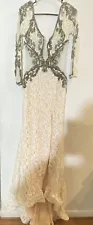 long sleeve lace wedding dress