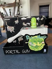 BRAND NEW Rick and Morty - Light Up Portal Gun - Roleplay Toys Adult Swim