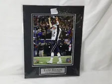 New England Patriots Tom Brady Home Pointing Touchdown 11x14 Picture Matted (5A)