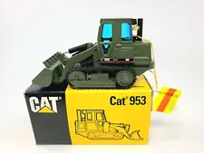 Caterpillar Cat 953B Track Loader - Military - NZG 1:50 Scale Model #223/02 New