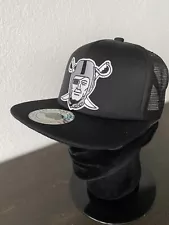 RAIDERS Las Vegas Oakland Helmet Classic Logo Black Trucker Mesh Snapback Hat