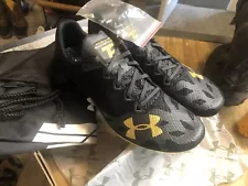 Under Armour HOVR Track Shoes Black/Gold Men Sz 10 - Brand New