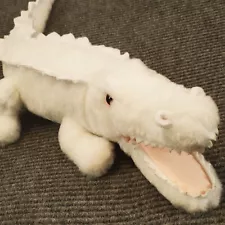 2018 The Petting Zoo white albino alligator crocodile pink eyes 22 inches long