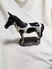 VINTAGE BLACK AND WHITE HORSE