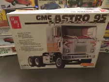 AMT GMC Astro 95 Junkyard 1/25