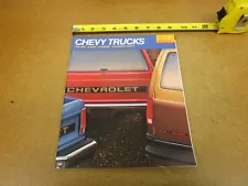 1990 Chevrolet Blazer Suburban Astro G-van S-10 Blazer sales brochure 92 pg