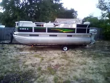 Pontoon boats for sale 19ft tracker used needs deck carpet