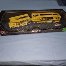 100% Hot Wheels Haulin' Heat Vehicle Set Classic Auto Transport Yellow UNOPENED