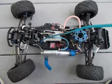 TRAXXAS 3.3 NITRO CAR / TRUCK 2 WHEEL DRIVE