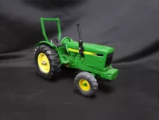 Vintage Metal Body Ertl John Deere 950 Farm Tractor 8in L1520