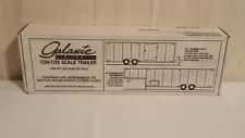 GALAXIE LIMITED 32 FT TANDEM AXLE GOOSENECK ENCLOSED TRAILER MODEL KIT 1:24 1:25